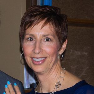 Meet your Posher, Mona